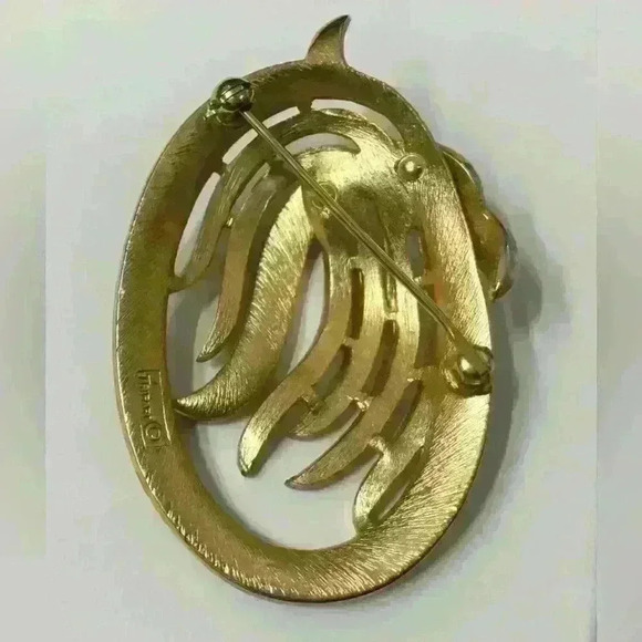 CROWN TRIFARI  vintage Crown Trifari Art Deco Gold-toned Trifari brooch - Picture 6 of 17